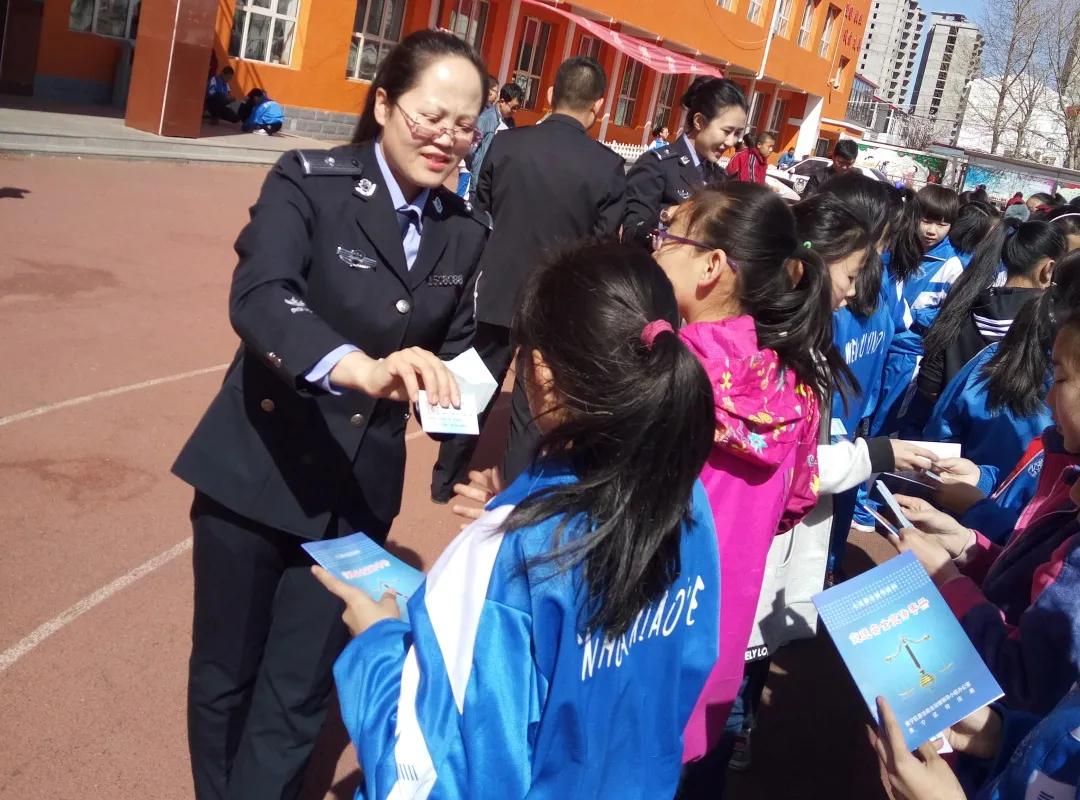 民丰县小学创新项目，引领教育未来，塑造未来之光之光